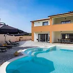 Villa Nur