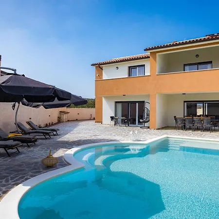Villa Nur